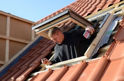 Pose de fenêtres de toit Velux à Gimeaux